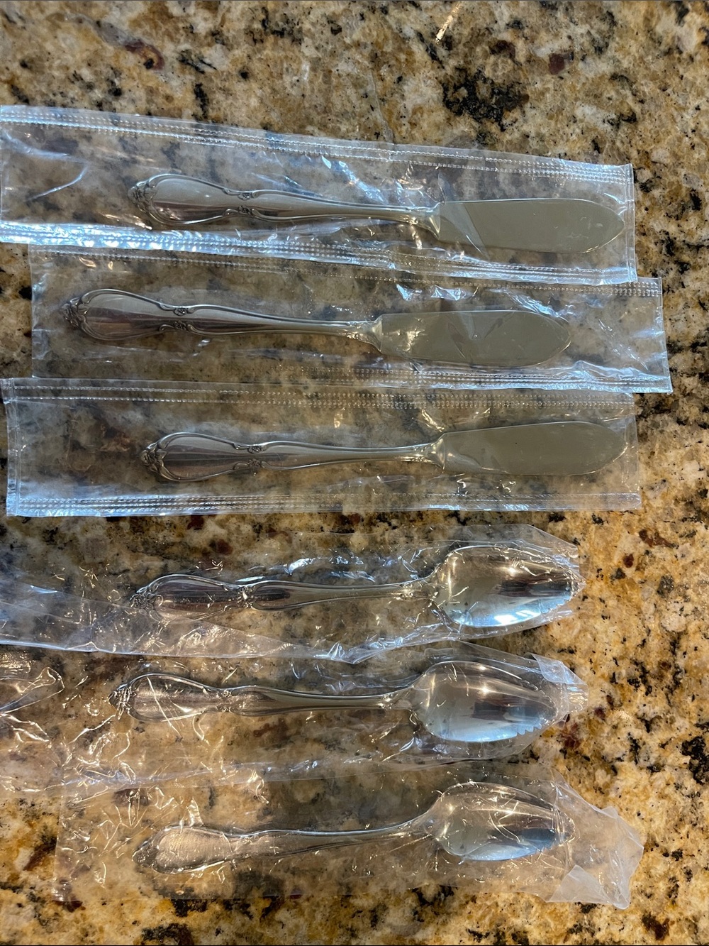 Oneida  Chatelaine Butter Knives & Grapefruit spoons